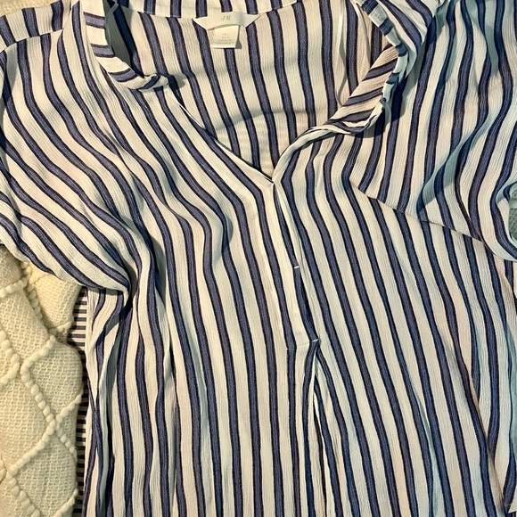 H&M tunic top - Picture 3 of 4